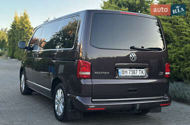 Минивэн Volkswagen Multivan 2015 в 