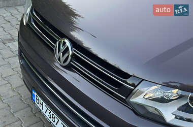 Минивэн Volkswagen Multivan 2015 в 