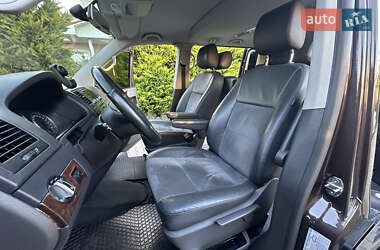 Минивэн Volkswagen Multivan 2015 в 
