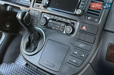 Минивэн Volkswagen Multivan 2015 в 