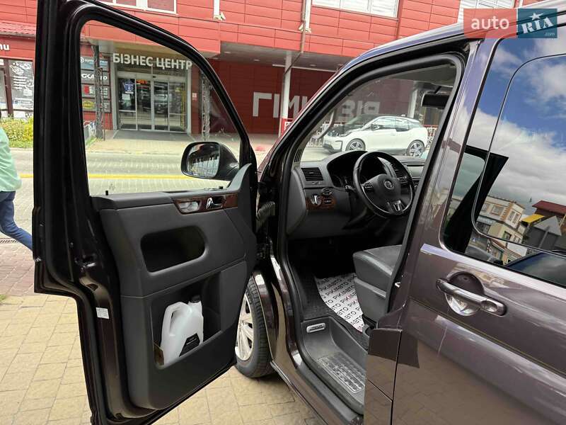 Минивэн Volkswagen Multivan 2014 в Львове