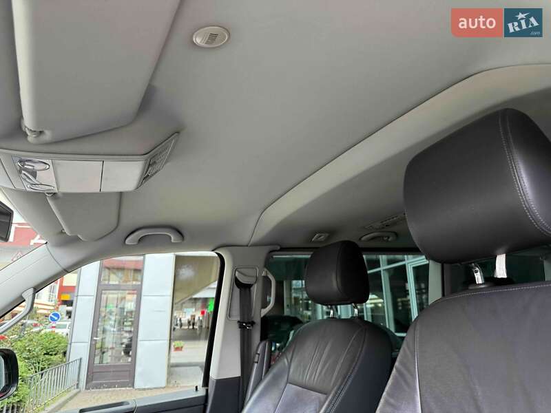 Минивэн Volkswagen Multivan 2014 в Львове
