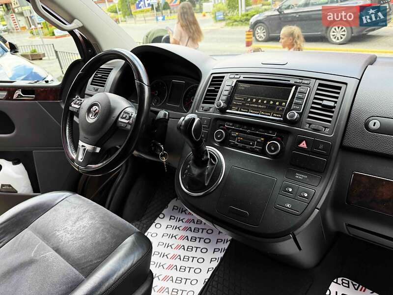 Минивэн Volkswagen Multivan 2014 в Львове