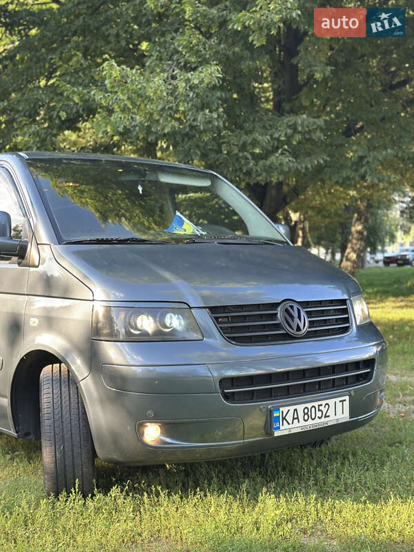 Минивэн Volkswagen Multivan 2008 в Киеве