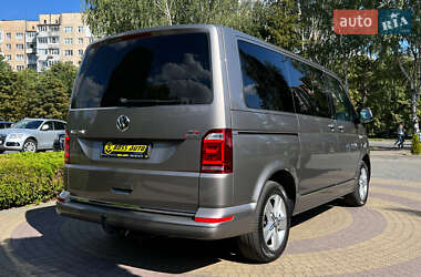 Минивэн Volkswagen Multivan 2017 в 