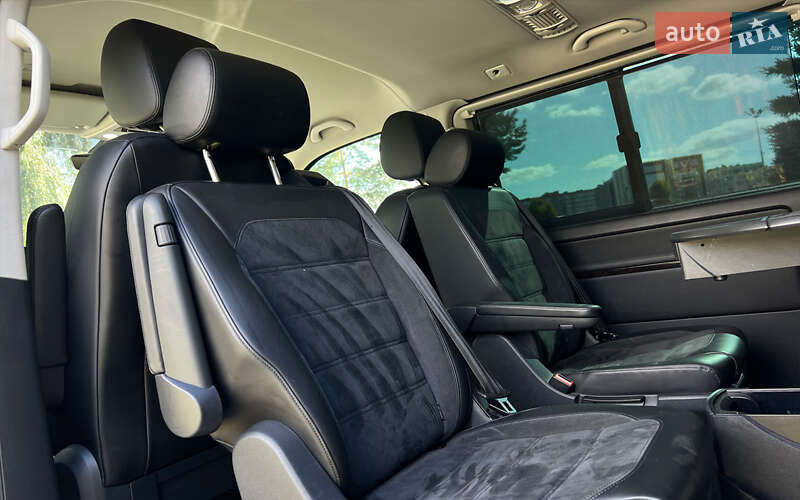 Минивэн Volkswagen Multivan 2017 в Львове