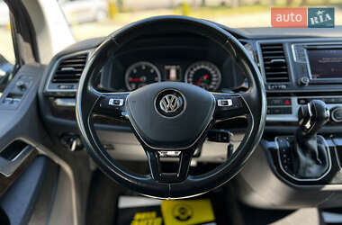 Минивэн Volkswagen Multivan 2017 в 
