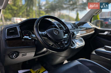 Минивэн Volkswagen Multivan 2017 в 