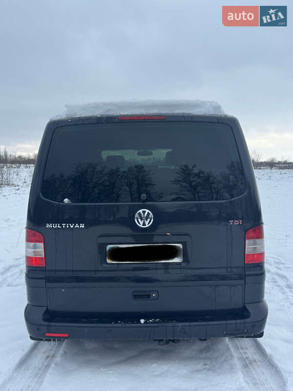 Мінівен Volkswagen Multivan 2008 в Бучі