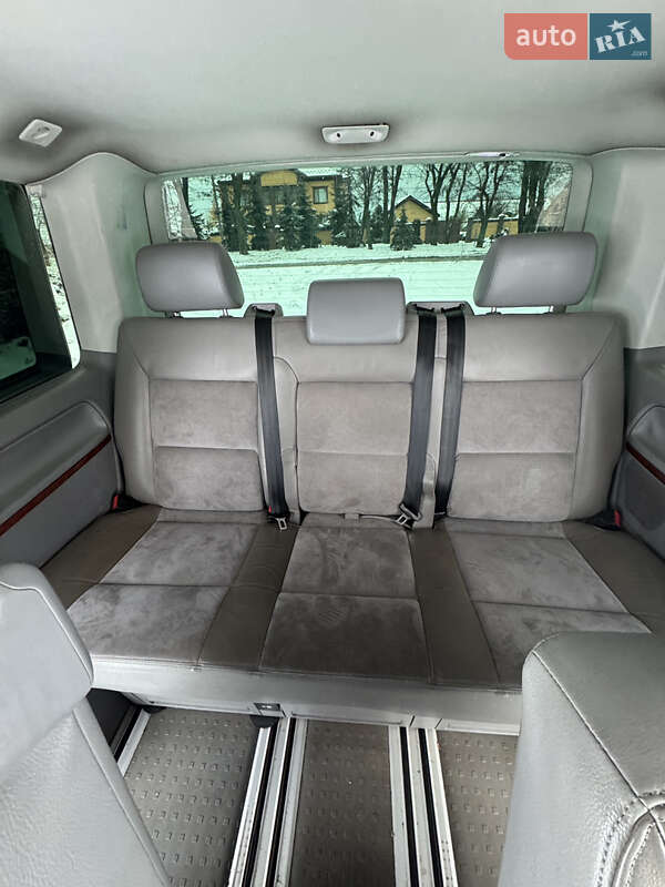 Мінівен Volkswagen Multivan 2008 в Бучі