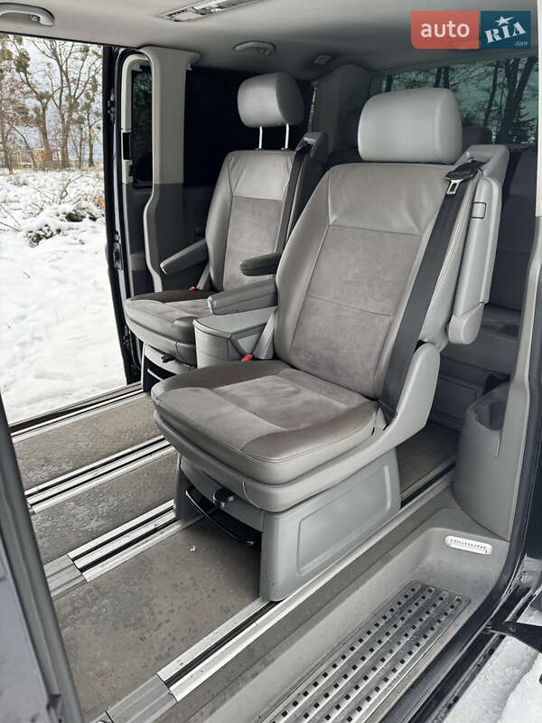 Мінівен Volkswagen Multivan 2008 в Бучі
