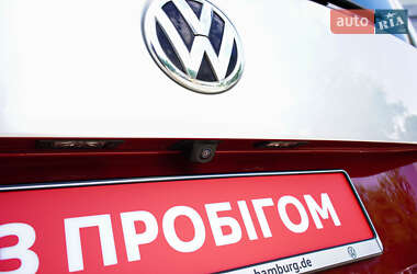 Мінівен Volkswagen Multivan 2020 в 