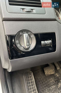 Минивэн Volkswagen Multivan 2013 в 