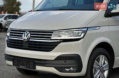 Минивэн Volkswagen Multivan 2020 в 