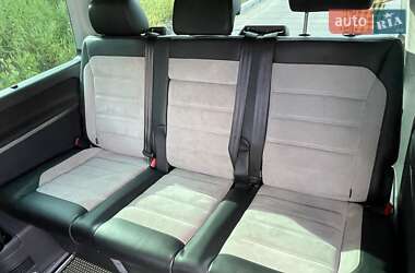 Минивэн Volkswagen Multivan 2018 в 