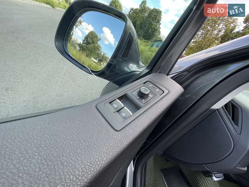 Минивэн Volkswagen Multivan 2018 в Киеве фото 34 Минивэн Volkswagen Multivan 2018 в Киеве