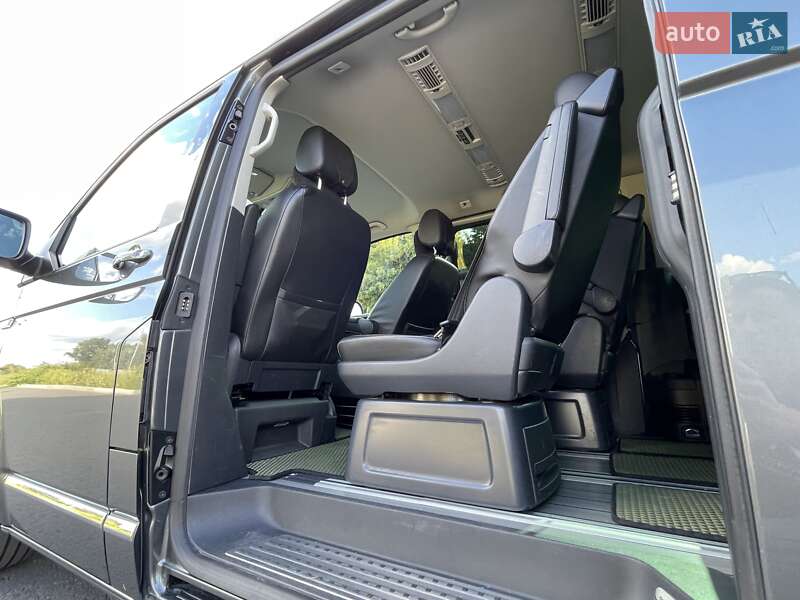 Минивэн Volkswagen Multivan 2018 в Киеве фото 39 Минивэн Volkswagen Multivan 2018 в Киеве