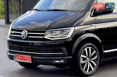 Мінівен Volkswagen Multivan 2016 в 