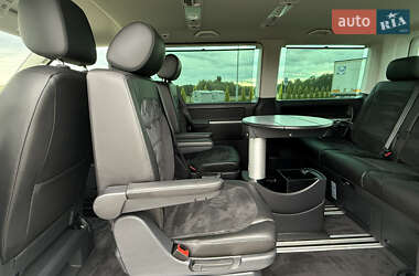 Мінівен Volkswagen Multivan 2016 в 