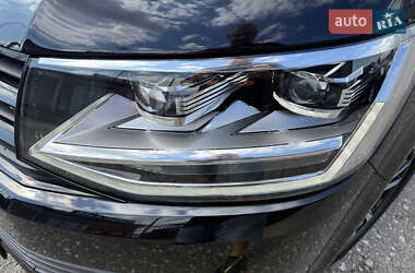 Минивэн Volkswagen Multivan 2012 в 