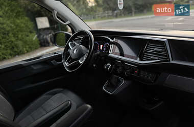 Минивэн Volkswagen Multivan 2020 в 
