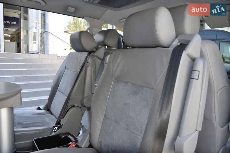 Мінівен Volkswagen Multivan 2006 в Одесі