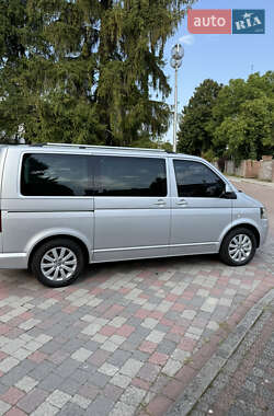 Мінівен Volkswagen Multivan 2011 в 