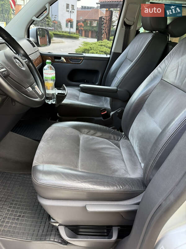 Мінівен Volkswagen Multivan 2011 в Стрию