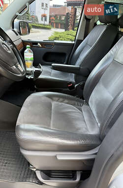 Мінівен Volkswagen Multivan 2011 в 