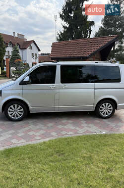 Мінівен Volkswagen Multivan 2011 в 