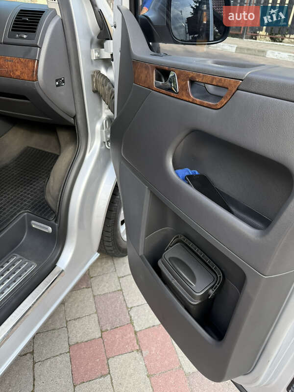 Мінівен Volkswagen Multivan 2011 в Стрию
