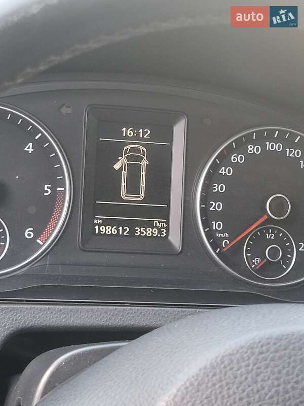 Минивэн Volkswagen Multivan 2015 в Киеве фото 8 Минивэн Volkswagen Multivan 2015 в Киеве