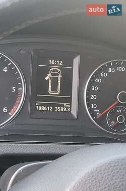 Мінівен Volkswagen Multivan 2015 в 