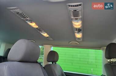 Мінівен Volkswagen Multivan 2015 в 