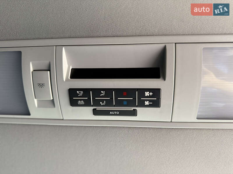 Минивэн Volkswagen Multivan 2018 в Киеве