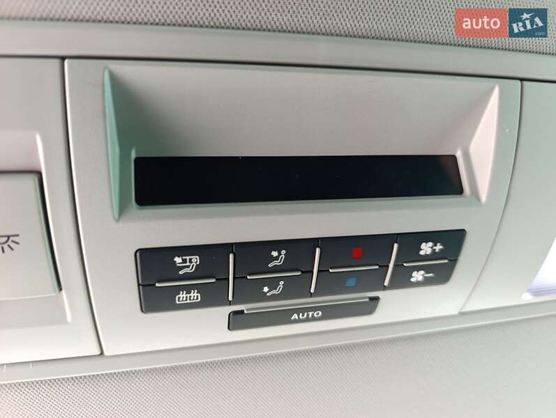 Минивэн Volkswagen Multivan 2019 в Киеве фото 11 Минивэн Volkswagen Multivan 2019 в Киеве