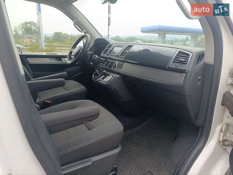 Минивэн Volkswagen Multivan 2017 в Долине фото 7 Минивэн Volkswagen Multivan 2017 в Долине