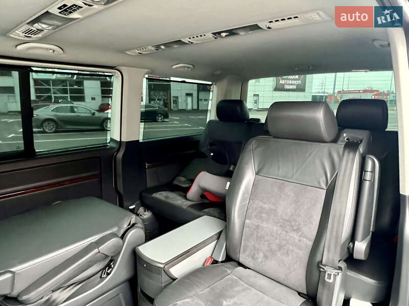 Минивэн Volkswagen Multivan 2011 в Киеве
