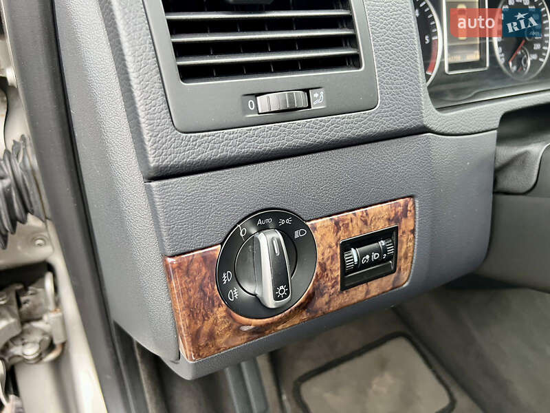 Минивэн Volkswagen Multivan 2011 в Киеве