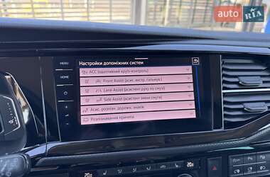 Мінівен Volkswagen Multivan 2020 в 