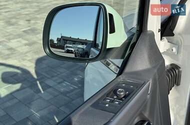 Мінівен Volkswagen Multivan 2020 в 