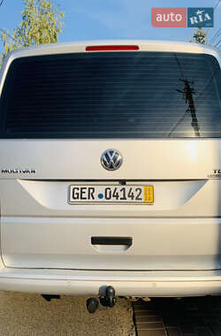 Минивэн Volkswagen Multivan 2016 в 