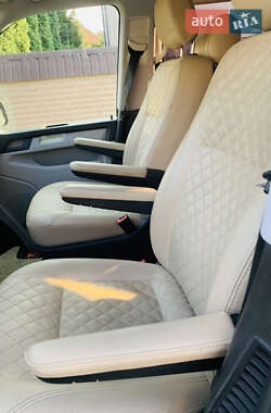 Минивэн Volkswagen Multivan 2016 в 