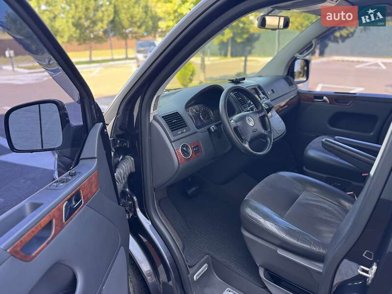 Минивэн Volkswagen Multivan 2008 в Киеве