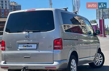 Мінівен Volkswagen Multivan 2015 в 