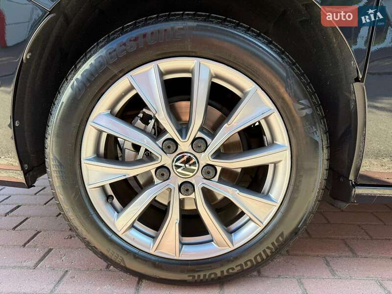 Мінівен Volkswagen Multivan 2022 в Києві