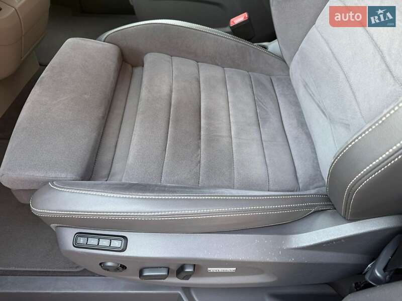 Мінівен Volkswagen Multivan 2022 в Києві