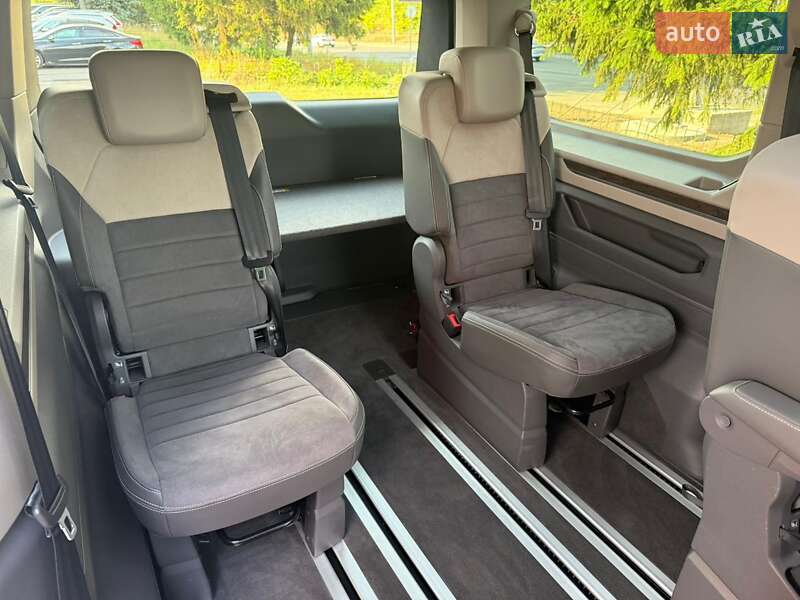Мінівен Volkswagen Multivan 2022 в Києві