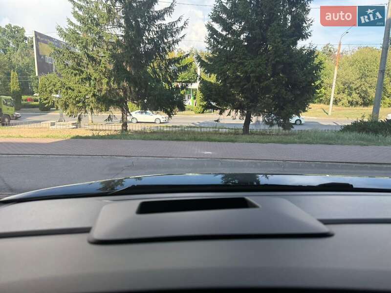 Мінівен Volkswagen Multivan 2022 в Києві