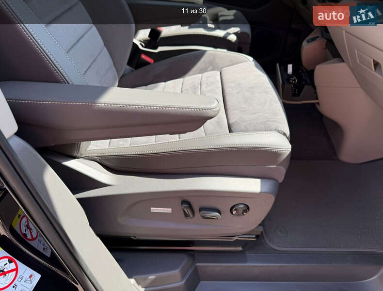 Мінівен Volkswagen Multivan 2022 в Києві